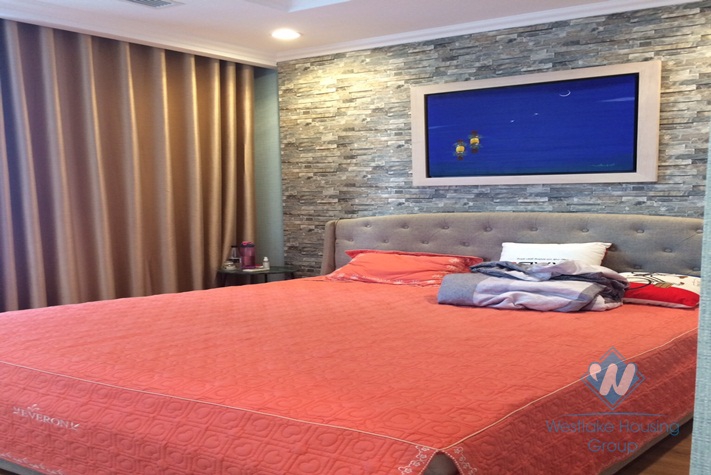 Furnished 2-bedroom apartment in Vinhomes Nguyen Chi Thanh